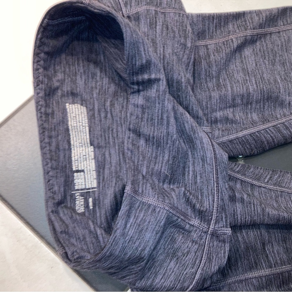 VS Leggings with Pockets - Picture 2 of 7